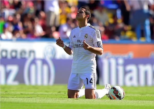 Chicharito logró su primer ‘triplete’ en la Bundesliga