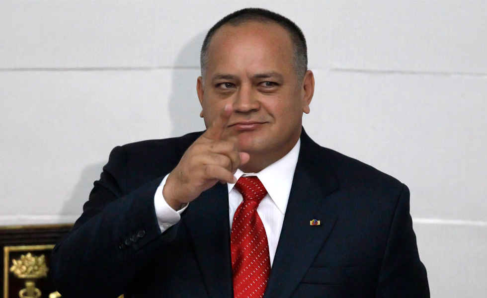 El efusivo abrazo entre Susana Barreiros y Diosdado Cabello (FOTO)