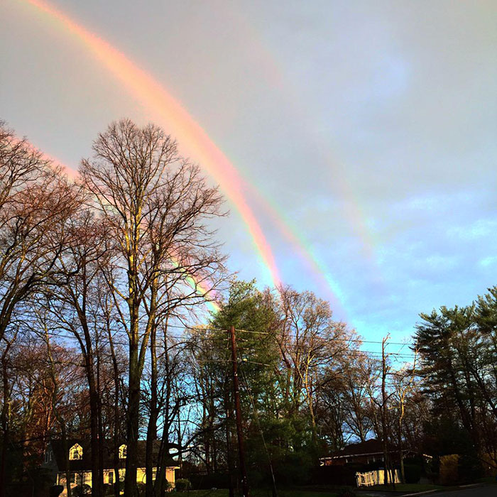 Consiguen captar un rarísimo arco iris… ¡Cuádruple!