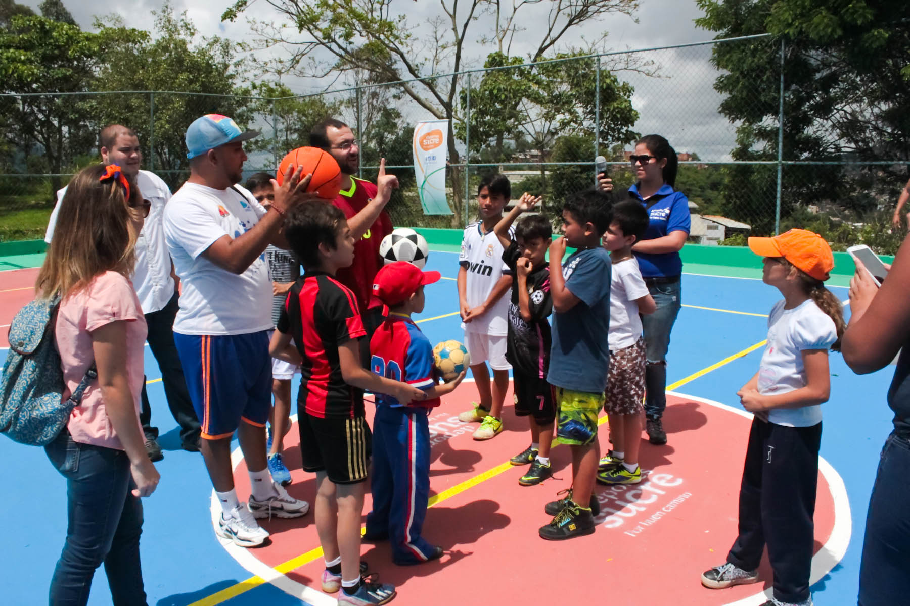 Vecinos de Terrazas de Guaicoco estrenan cancha (Fotos)