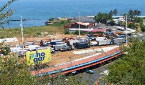 Gandoleros pagan hasta 7 mil bolívares adicionales por subir al ferrys en Puerto La Cruz