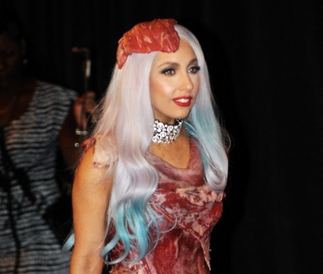 El vestido de carne de Lady Gaga va a un museo