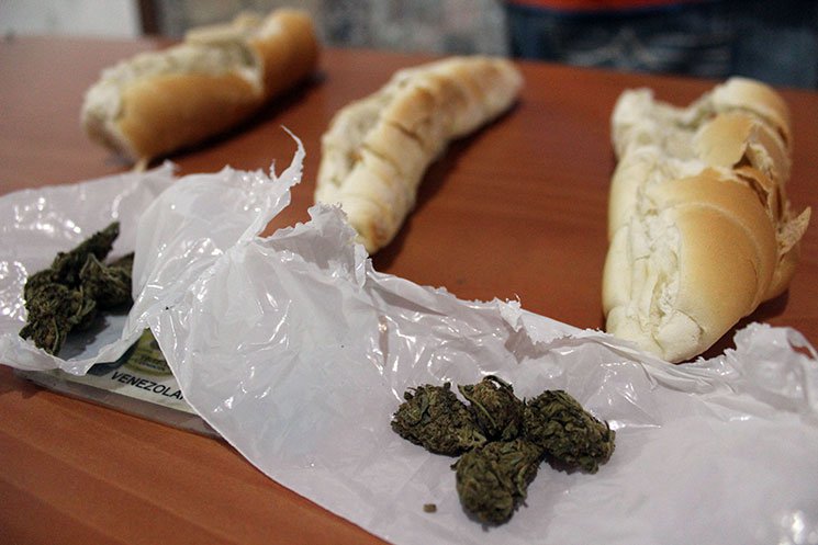 Preso por llevar panes rellenos con marihuana a su compinche en la cárcel