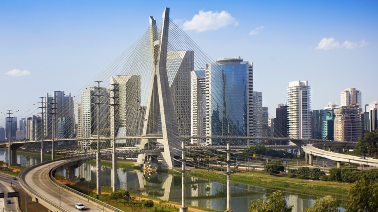 Asesinan a tiros a cuatro jóvenes en Sao Paulo