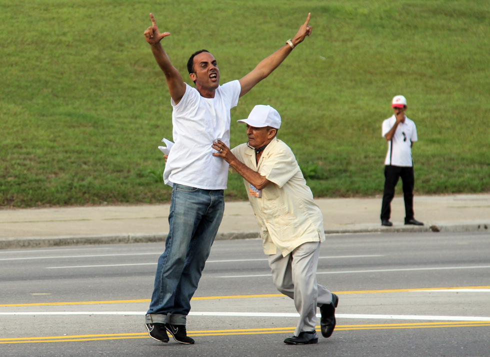 FOTOS: Decenas de activistas detenidos para impedirles acercarse al papa