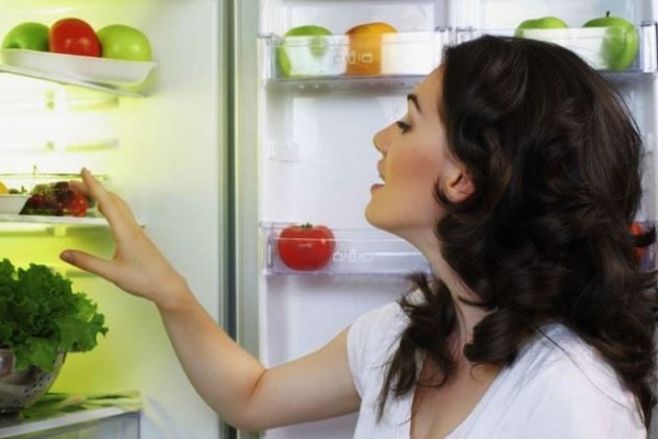 Si la rutina no te lo permite, anota estos diez consejos para guardar comida en la nevera