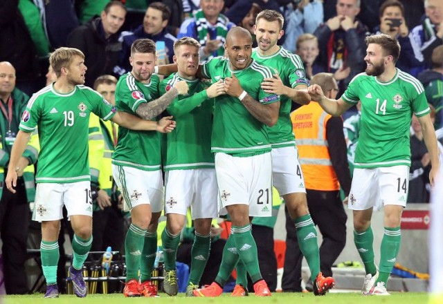 Irlanda hace historia al clasificar por primera vez a la Eurocopa (Resumen de la jornada)