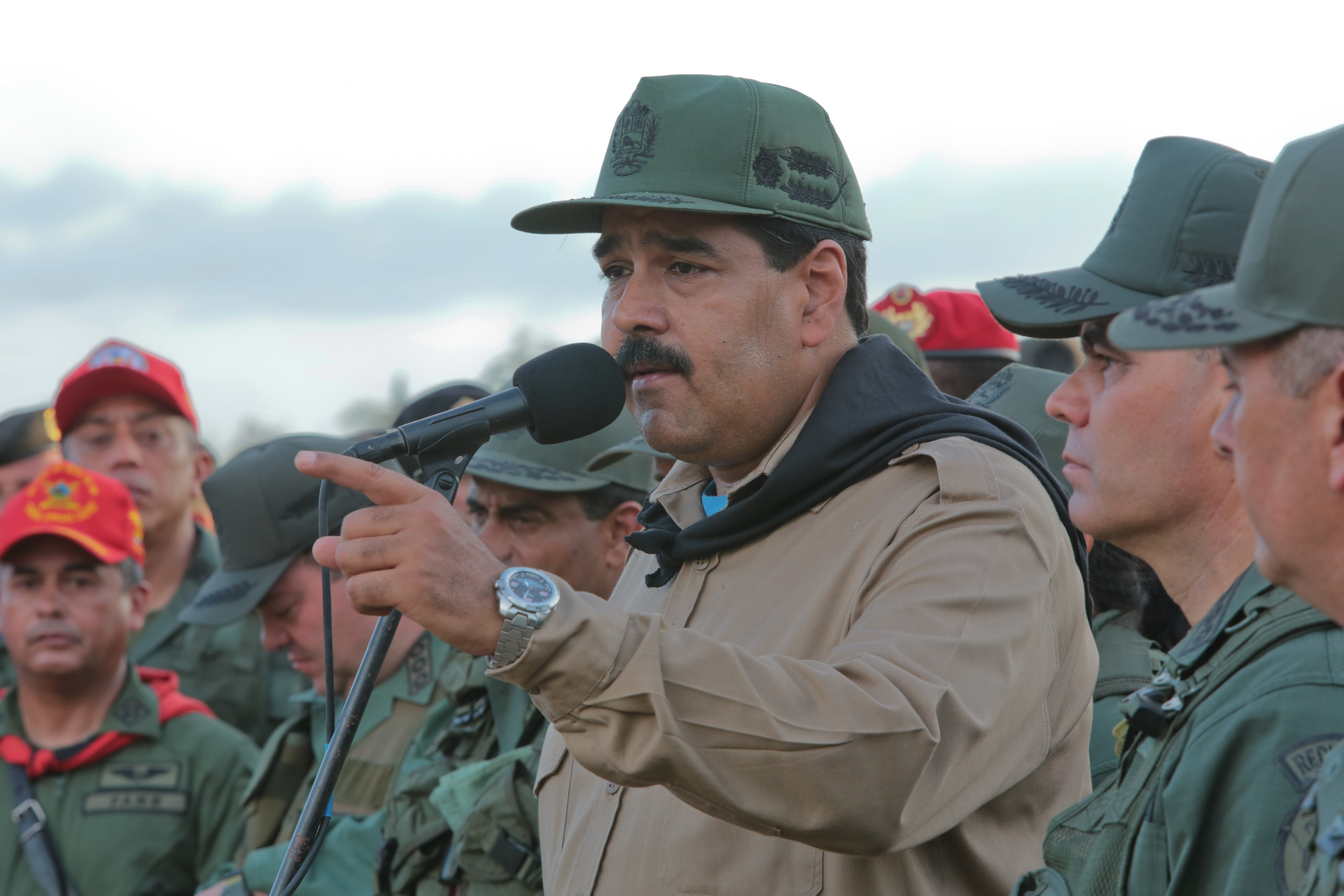 Maduro celebra aniversario de la milicia desde Miraflores
