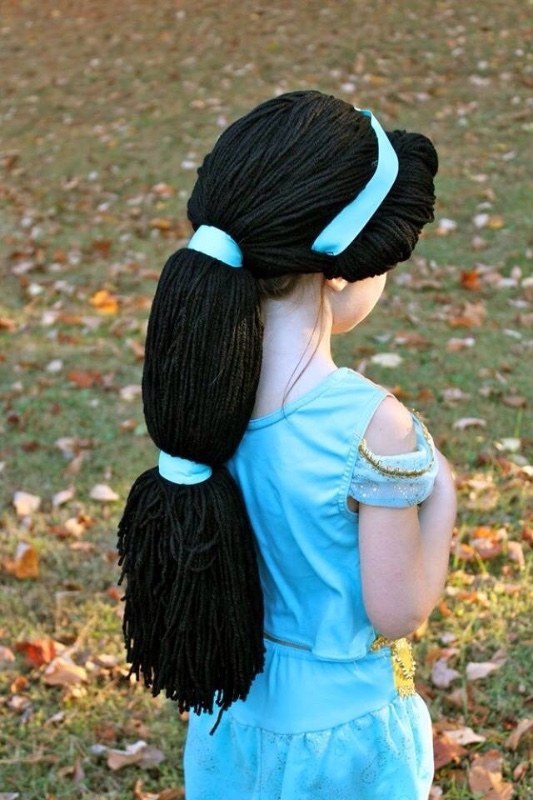Esta mamá hace bellas pelucas de princesas Disney para niñas con cáncer