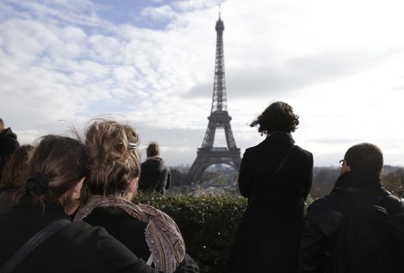 Un minuto de silencio en el mundo por las víctimas de París (fotos)