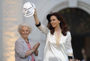 Fiscal argentino quiere investigar gastos en viajes de expresidenta Kirchner