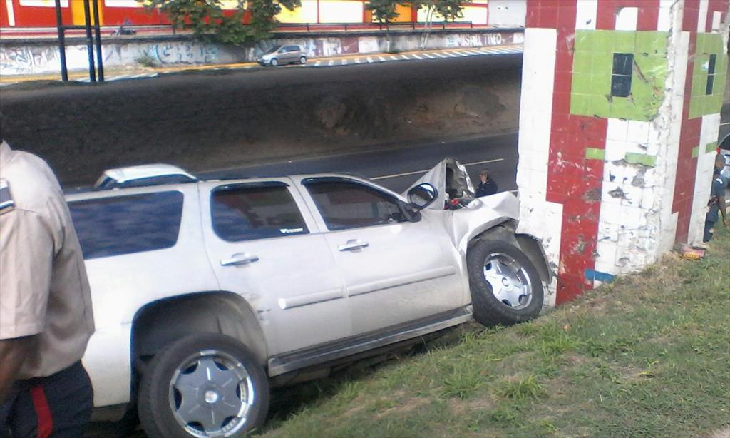 Richard Hidalgo tuvo un accidente de tránsito en Valencia (Fotos)