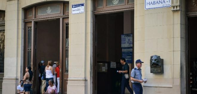 Cuba y EEUU reanudan servicio postal directo después de medio siglo