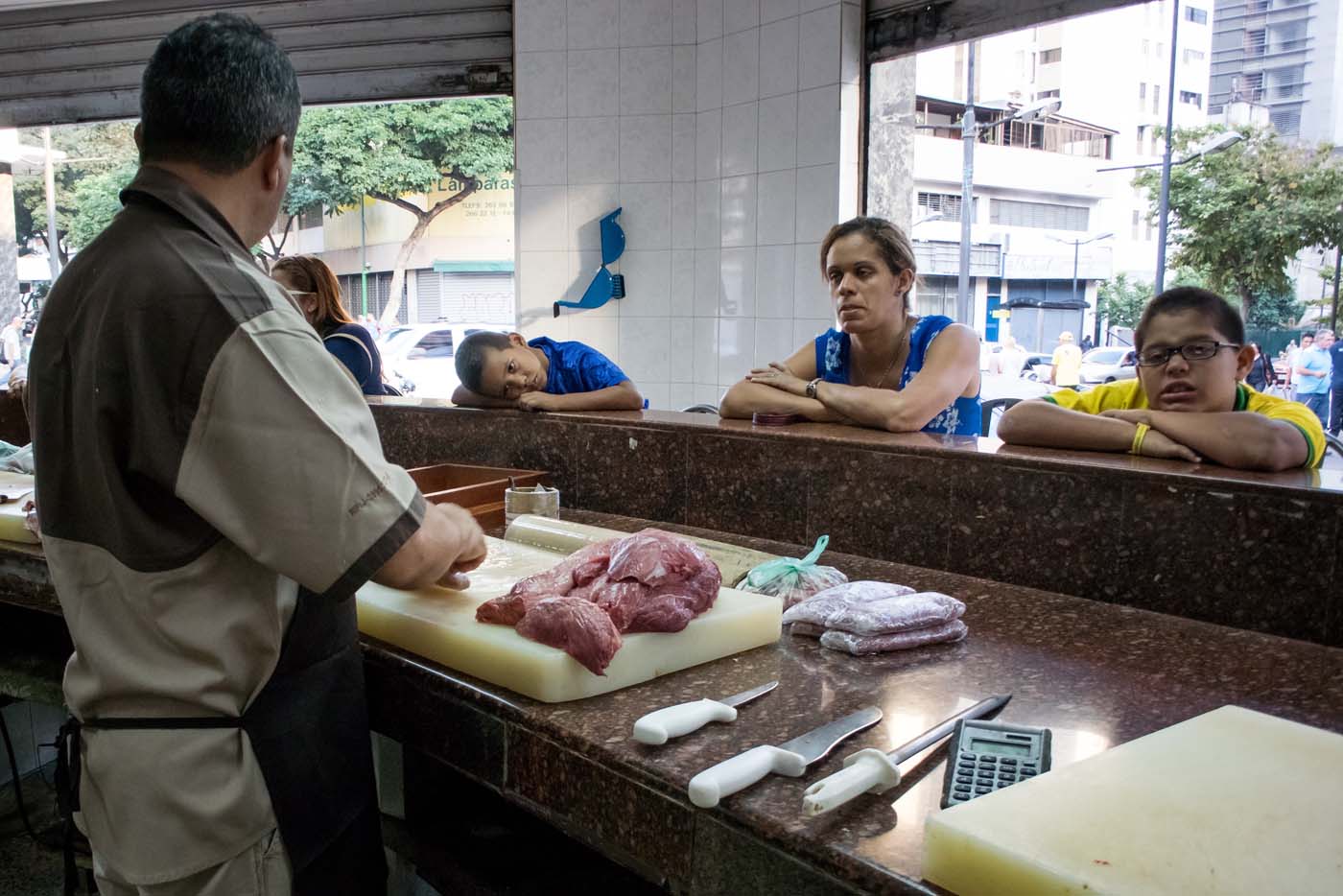 Carniceros no subieron las santamarías de sus negocios por el acoso de la Sundde