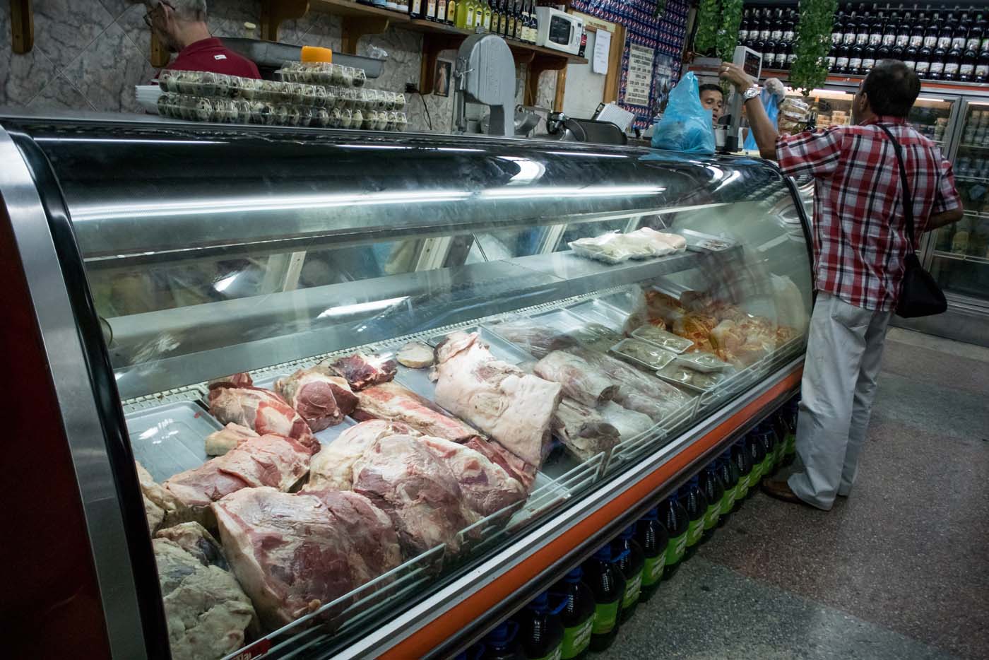 Carne y pollo, un “lujo” para los larenses