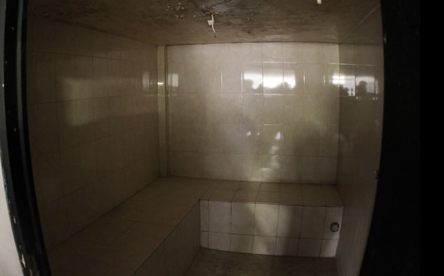 Un bar y lujosas celdas en penal mexicano donde un motín dejó 49 muertos (fotos)