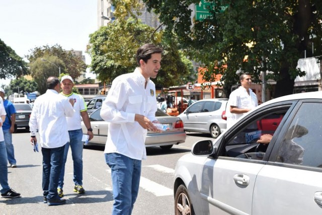 Oliver Blanco: La enmienda constitucional es la vía más expedita para salir de Maduro