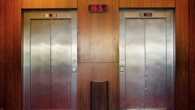 Una mujer china fallece en un ascensor
