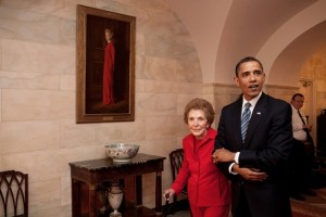 El matrimonio Obama rinde tributo a Nancy Reagan y a su obra caritativa