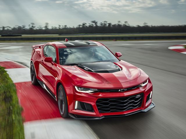 El nuevo Camaro ZL1 se ve animal y suena monstruoso… está de muerte lenta (FOTOS + VIDEO)