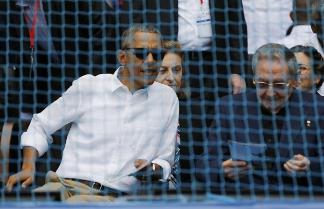 U.S. President Barack Obama and Cuban President Raul Castro attend an exhibition baseball game between the Cuban National team and the MLB Tampa Bay Rays at Estadio Latinoamericano in Havana March 22, 2016. REUTERS/Jonathan Ernst