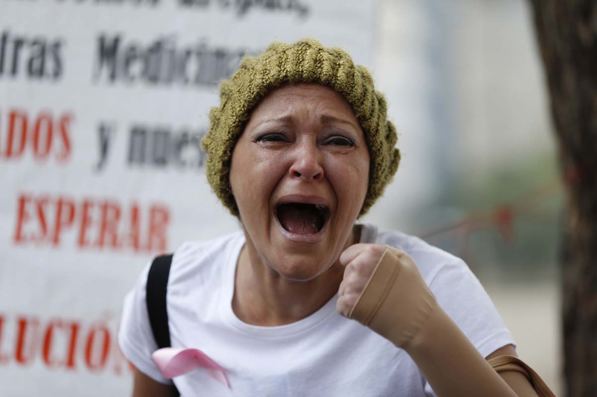 Pacientes con cáncer y trasplantados tomaron las calles por escasez de medicamentos