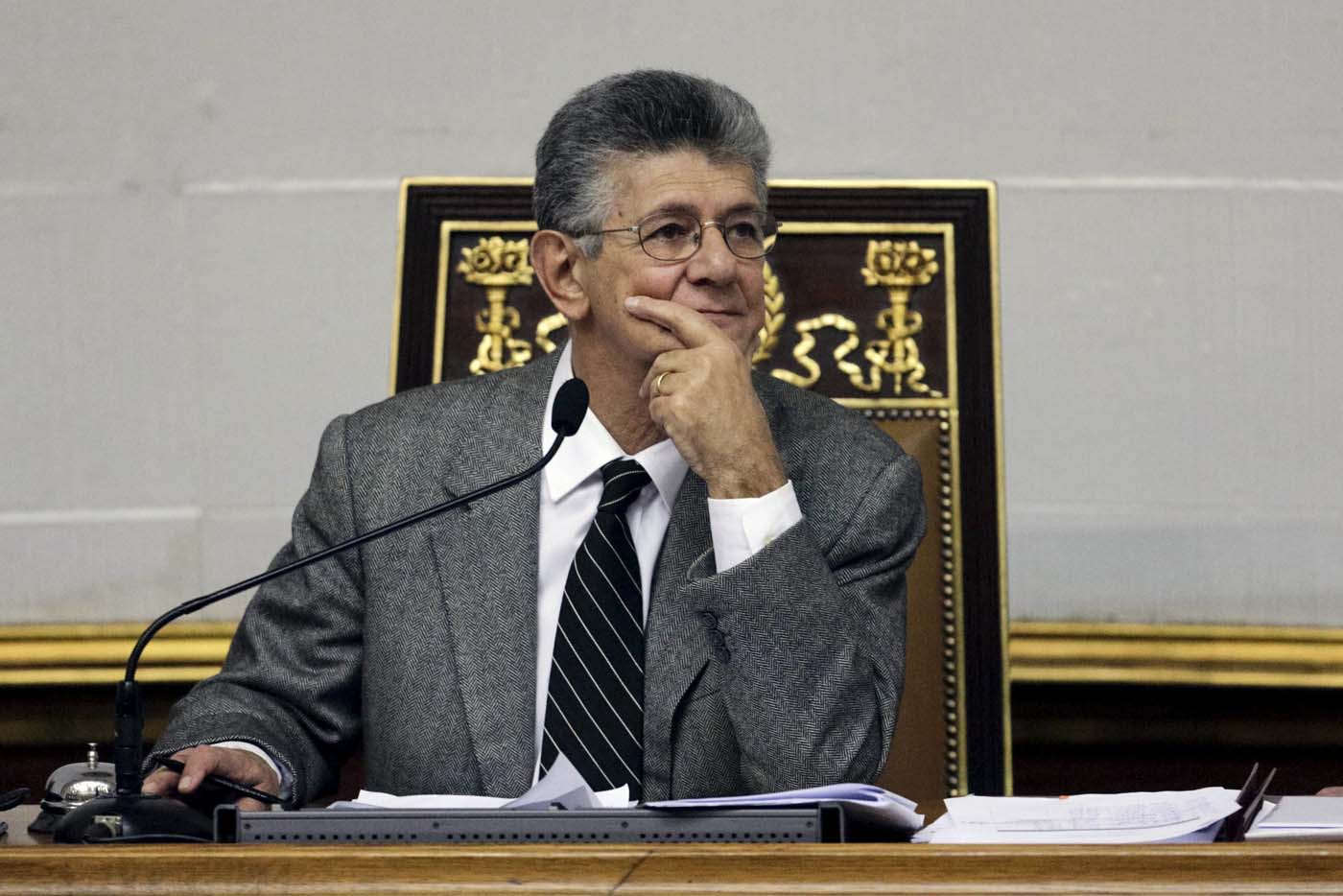 Ramos Allup: TSJ nos prohíbe acercarnos al CNE porque cuatro comadres tienen miedo