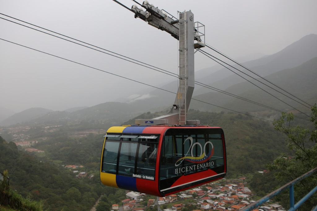 Inauguran teleférico “Mukumbarí” de Mérida