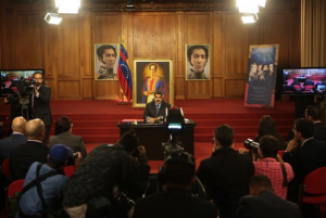 Los “carómetros” en Miraflores cuando Maduro dijo que se redujo la pobreza (Fotos)