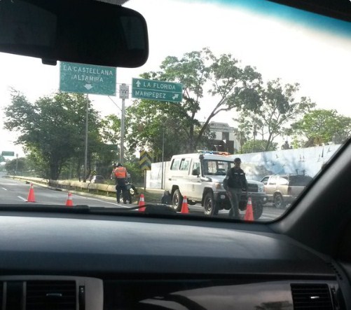 Congestionada la Cota Mil por puntos de control de la GNB