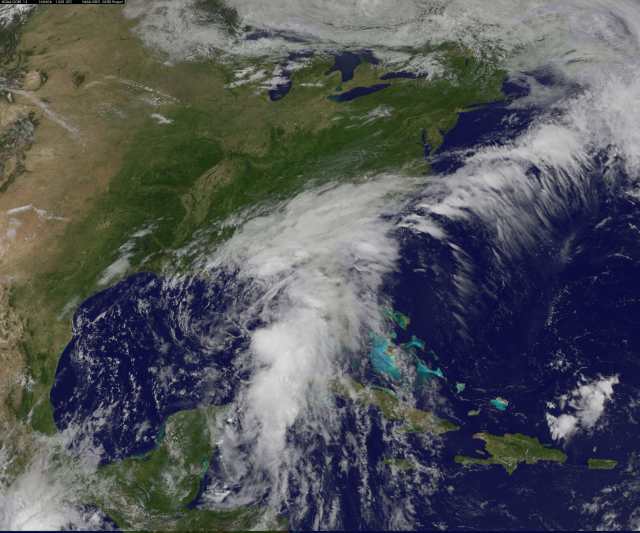 Imagen satelital de la NASA que muestra la tormenta tropical Colin sobre Florida y el sudeste de Estados Unidos. 6 de junio de 2016. La tormenta Colin amenazaba Florida y partes del sudeste de Estados Unidos con fuertes lluvias tras fortalecerse desde la categoría previa de depresión tropical, informó el lunes el Centro Nacional de Huracanes. Courtesy GOES Project Science/NASA/Handout via REUTERS