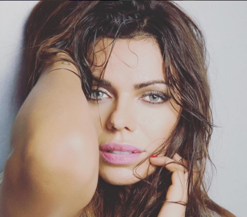 Miss BumBum provoca a Messi con otras calientes fotografías