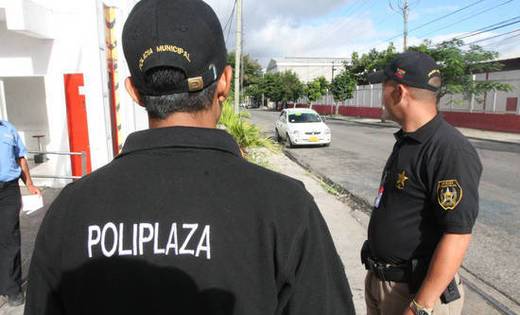 Asesinan a un Poliplaza para robarle su arma