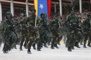 El Nuevo Herald: ¿Quién manda en Venezuela? Militares parecen fortalecerse en la crisis