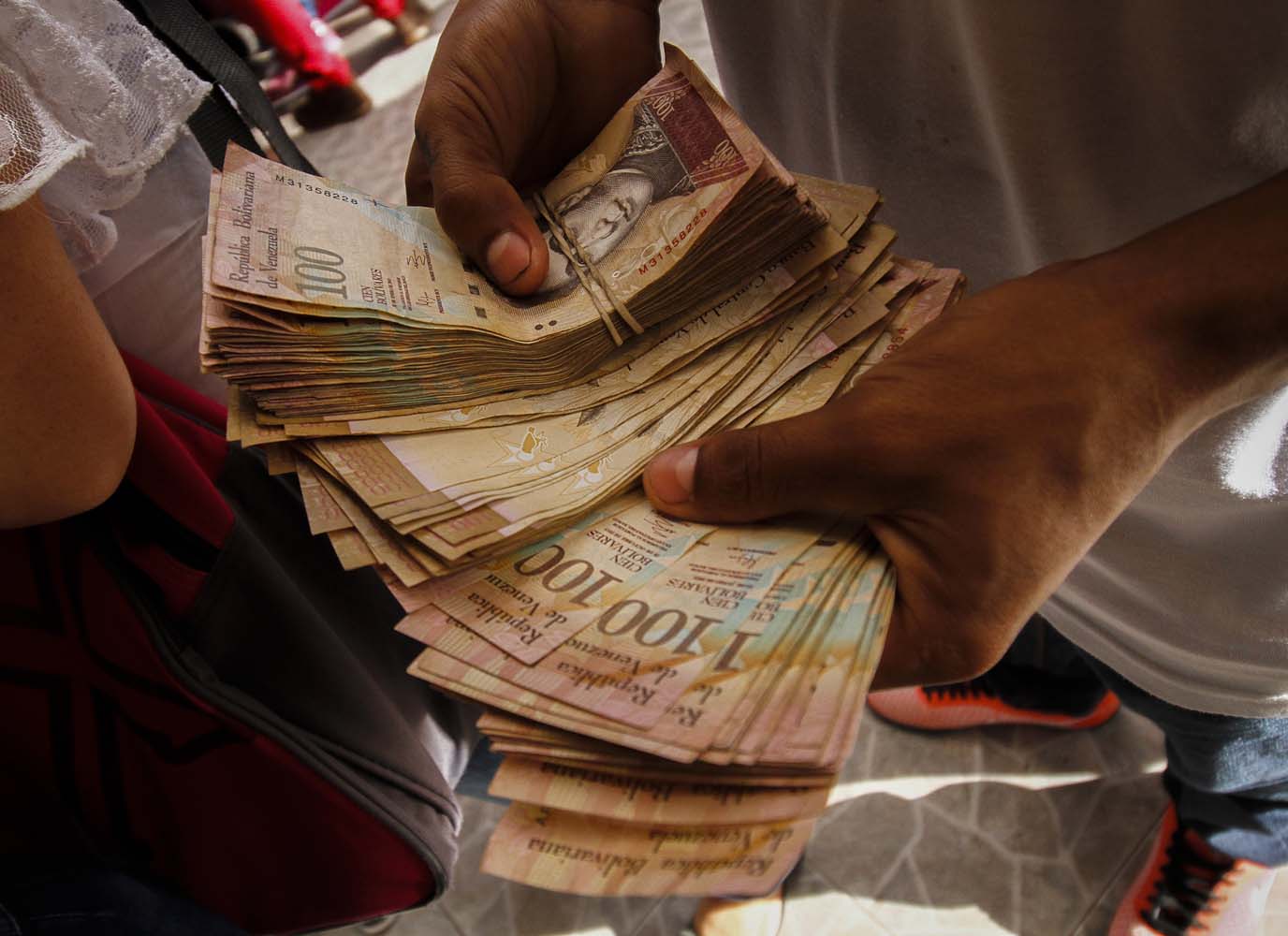 Circulación de billetes de 100 bolívares creció 130,4%