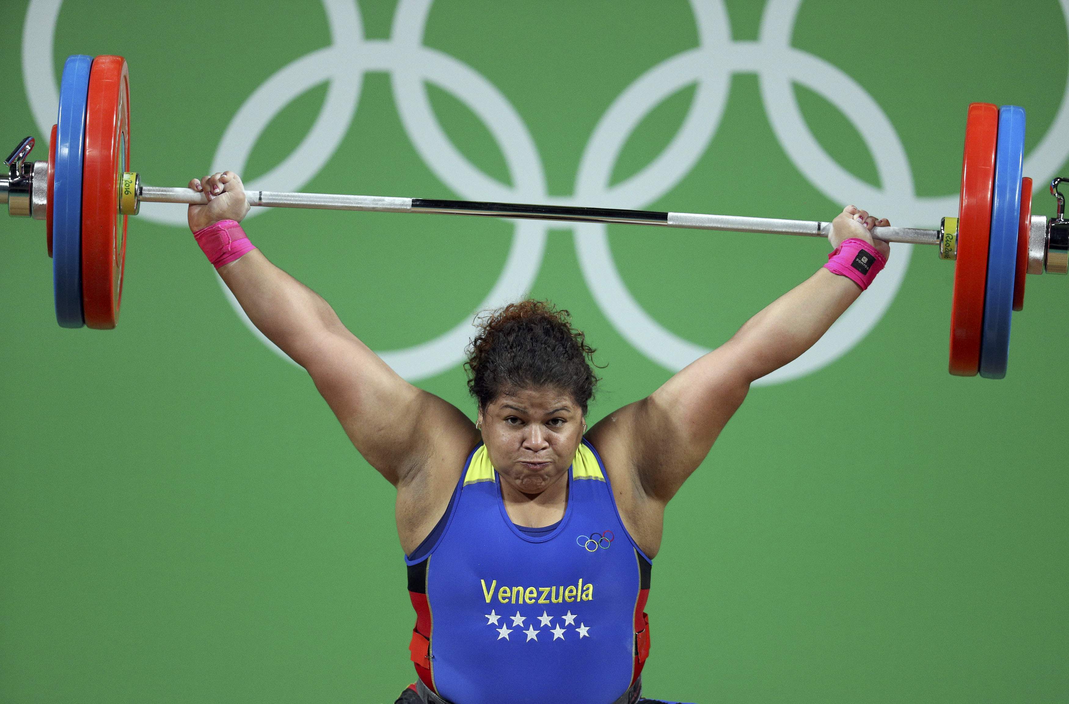 Yaniuska Espinoza ocupó el primer lugar en la clasificación de +75 kg del levantamiento de pesas