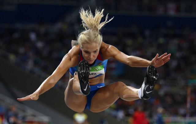 2016 Rio Olympics - Athletics - Preliminary - Women's Long Jump Qualifying Round - Groups - Olympic Stadium - Rio de Janeiro, Brazil - 16/08/2016. Darya Klishina (RUS) of Russia competes. REUTERS/Phil Noble FOR EDITORIAL USE ONLY. NOT FOR SALE FOR MARKETING OR ADVERTISING CAMPAIGNS.