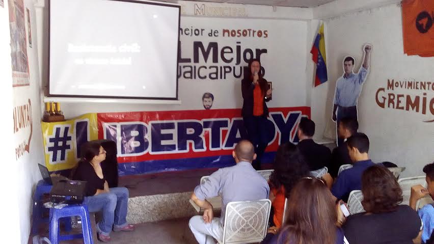 Yeraldy Lara: Con un movimiento masivo, pacífico y organizado lograremos el cambio