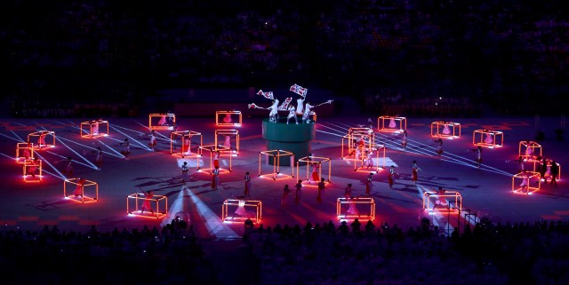 2016 Rio Olympics - Closing Ceremony - Maracana - Rio de Janeiro, Brazil - 21/08/2016. Performers dance. REUTERS/Leonhard Foeger FOR EDITORIAL USE ONLY. NOT FOR SALE FOR MARKETING OR ADVERTISING CAMPAIGNS.