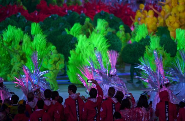 2016 Rio Olympics - Closing ceremony - Maracana - Rio de Janeiro, Brazil - 21/08/2016. Canadian athletes watch the closing ceremony. REUTERS/Toby Melville FOR EDITORIAL USE ONLY. NOT FOR SALE FOR MARKETING OR ADVERTISING CAMPAIGNS.