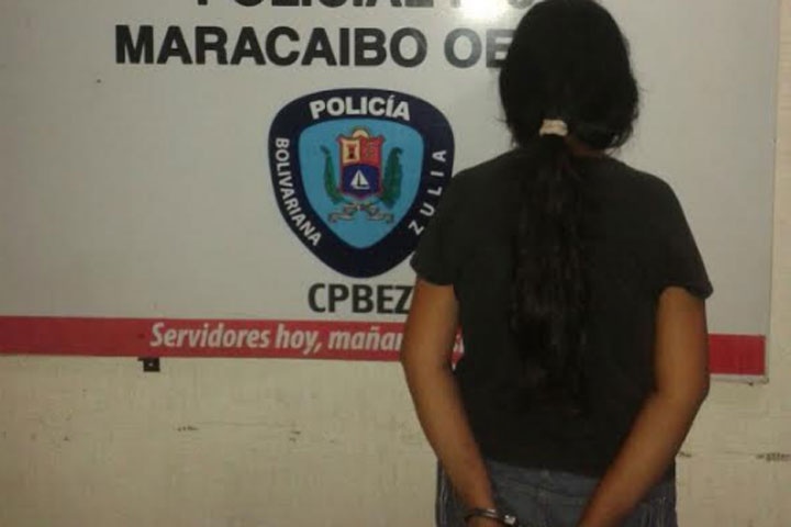 Quemó a su hija de 2 años con una cuchara porque se ensució la ropa