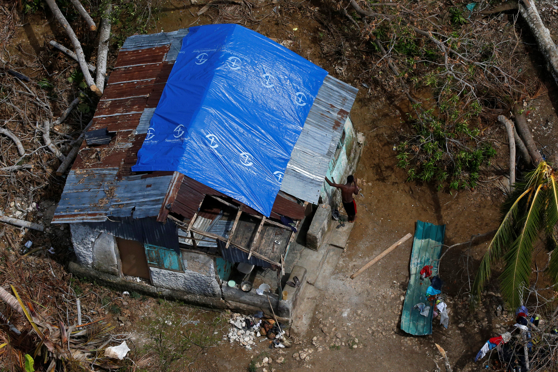 Jefe de la ONU visita Haití, devastado por el hucarán Matthew