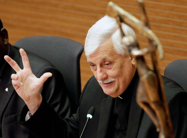 El nuevo padre General de los jesuitas, el llamado "papa negro", el venezolano Arturo Sosa Abascal