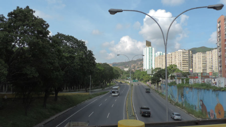 Cerrada parcialmente autopista Valle-Coche hasta el #19Feb