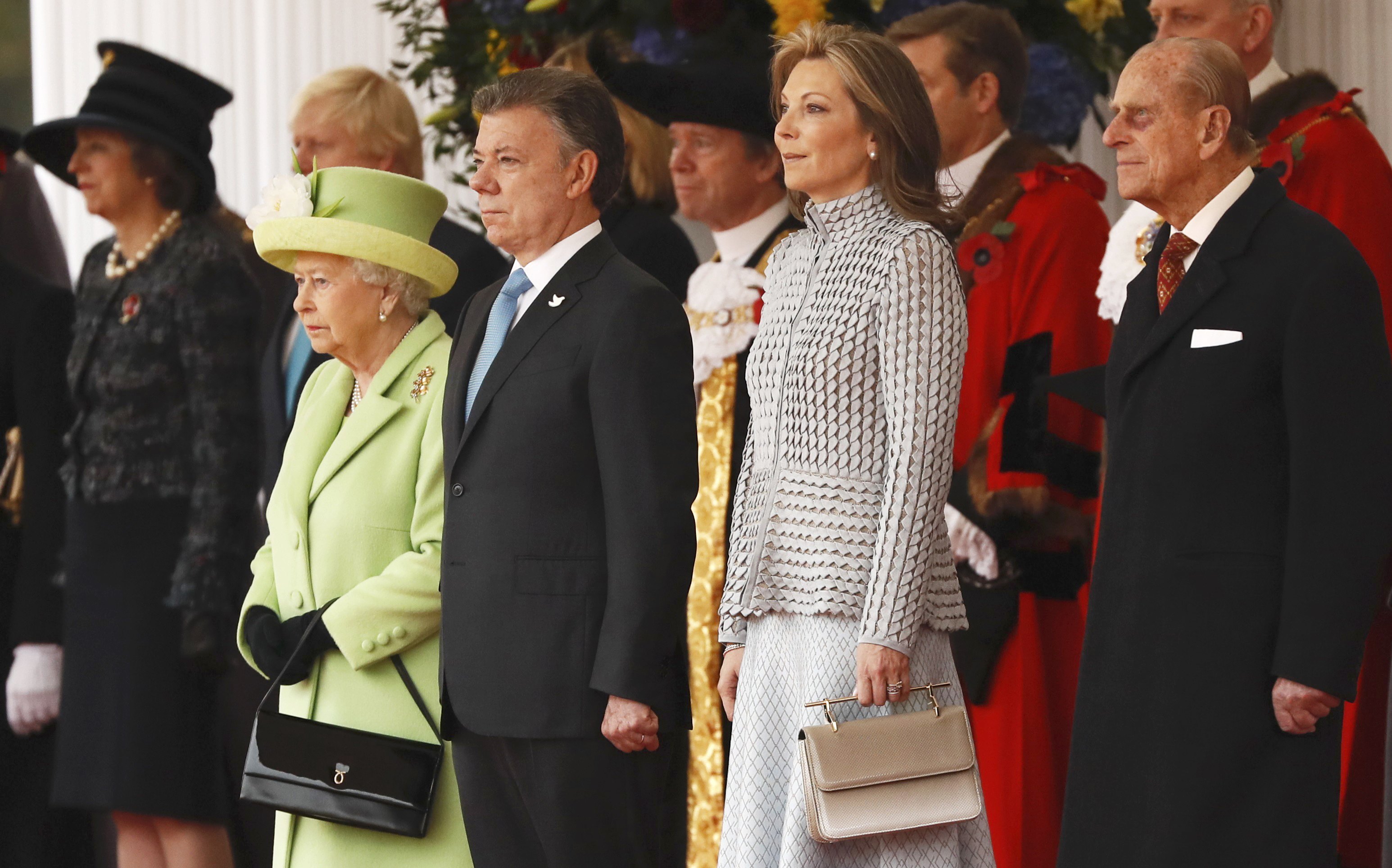 Cañonazos en Londres para recibir al Nobel de la paz Santos (Fotos)