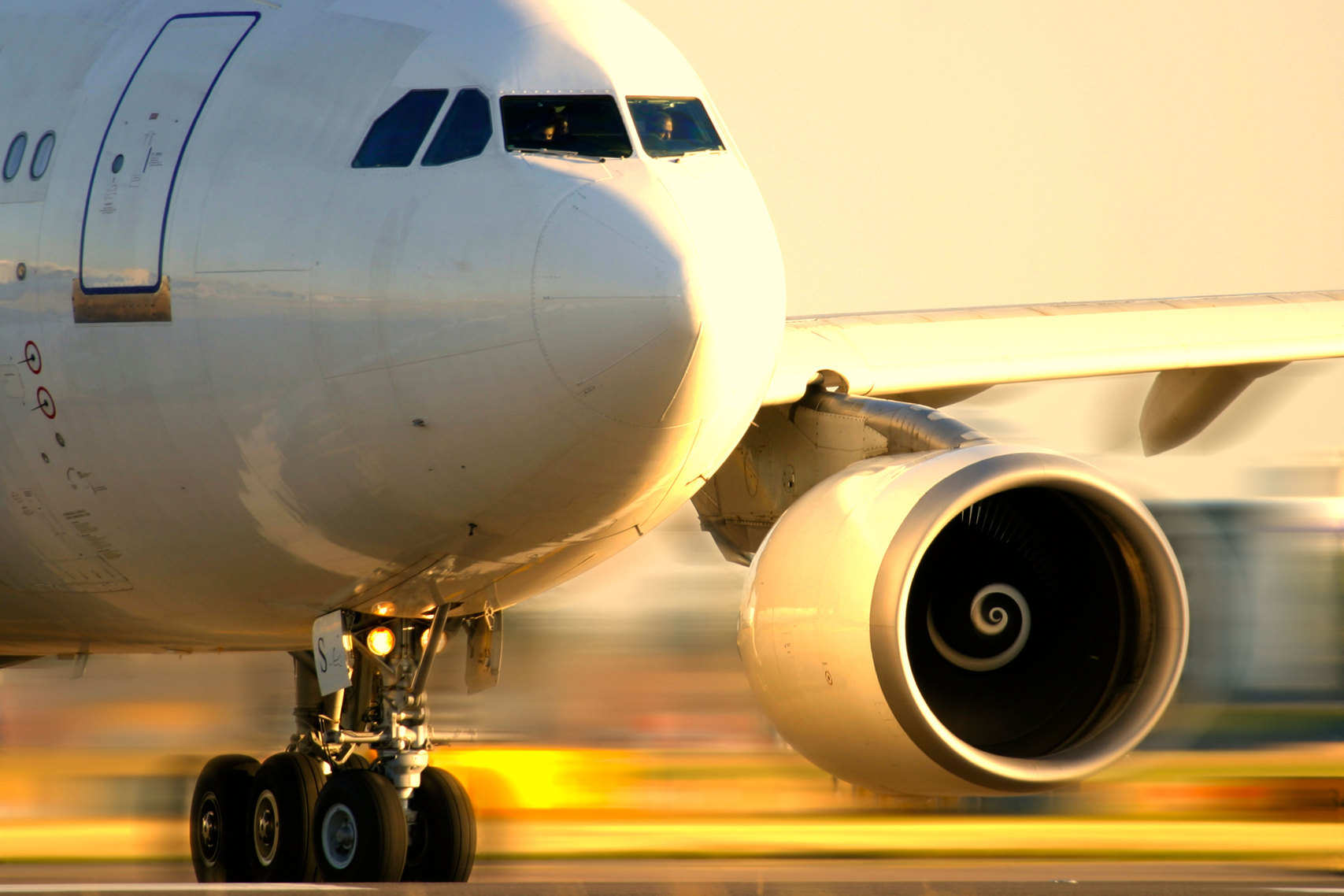 Aerolíneas de América Latina demandan bajar tarifas aeroportuarias