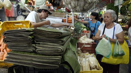 ¿Cuántos salarios mínimos necesita un venezolano para pagar la cesta navideña?