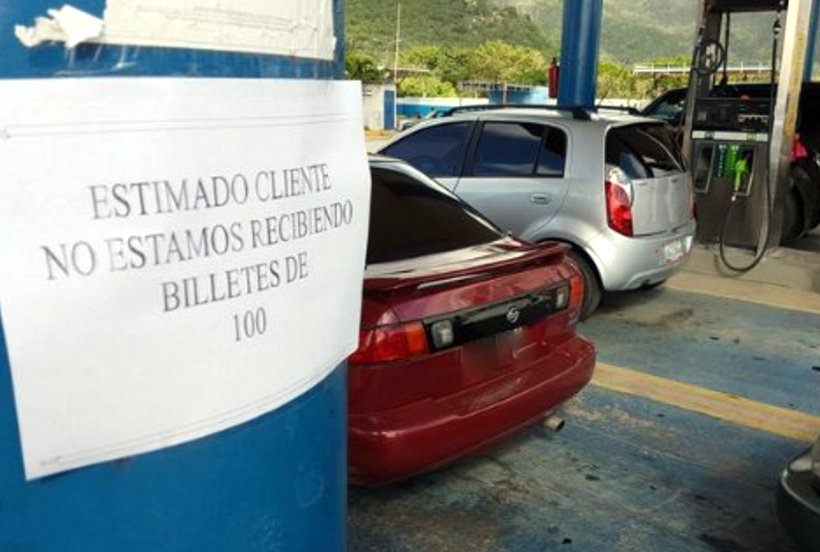 Comenzaron los problemas: ¿Ahora cómo pago la gasolina? (Fotos)