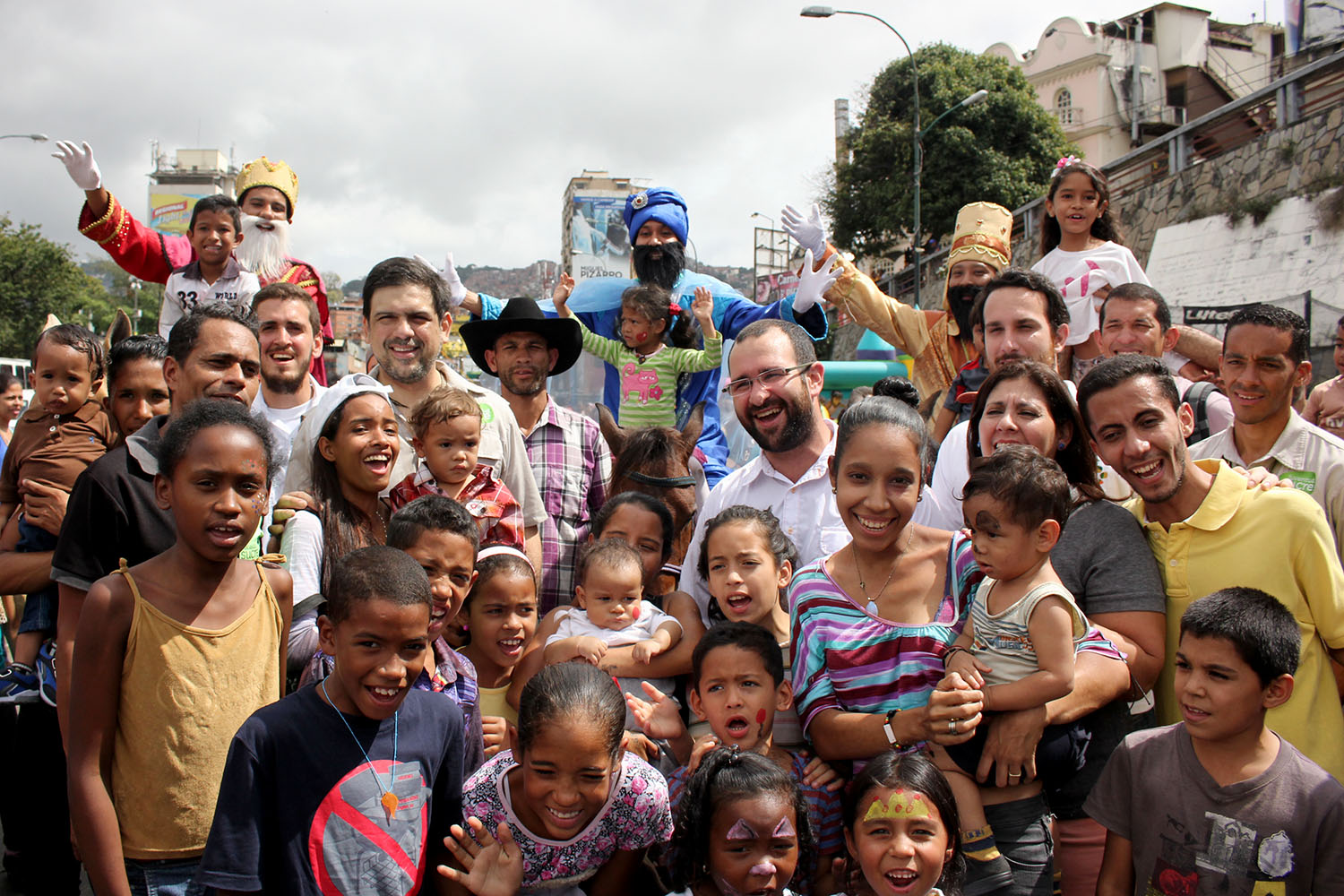 Ocariz: Este año seguiremos al lado de nuestro pueblo