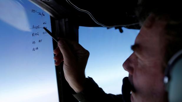 Suspenden búsqueda de avión de Malaysia Airlines desaparecido misteriosamente en 2014